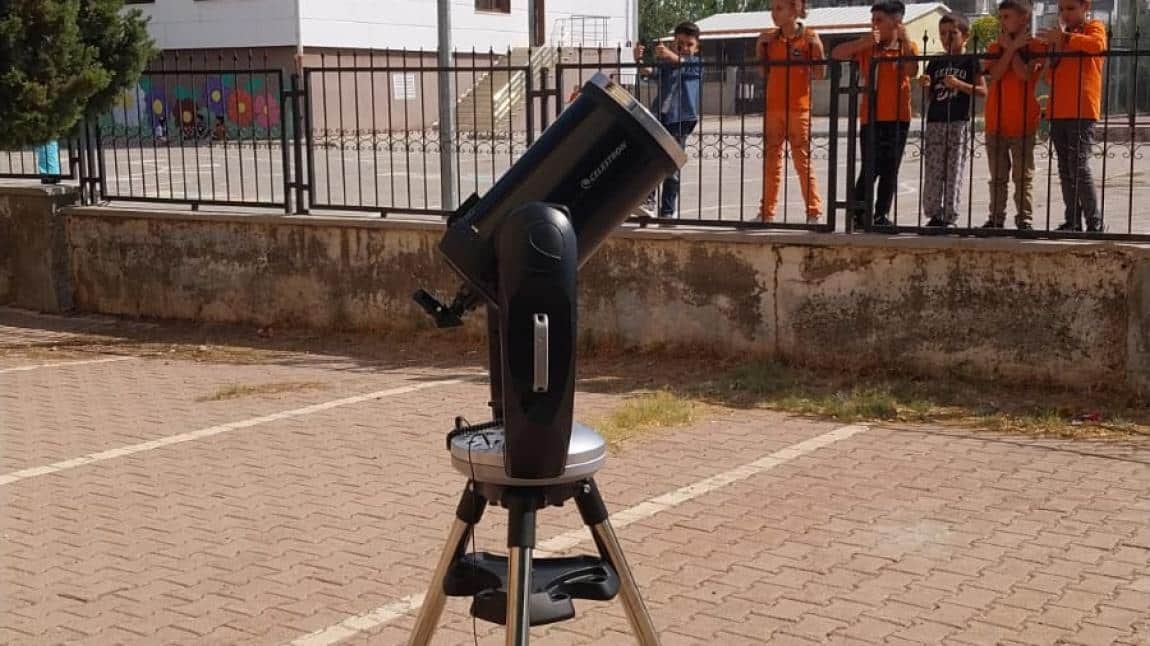 Okulumuzda teleskop ile Güneş'in gözlemini gerçekleştirdik